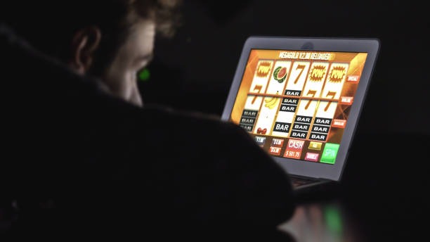 suaka999 live-dealer table and slot tournament interface on Android and iOS
